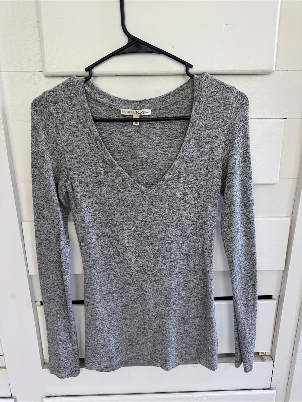 Express Heather Gray Long Sleeve V-Neck Top